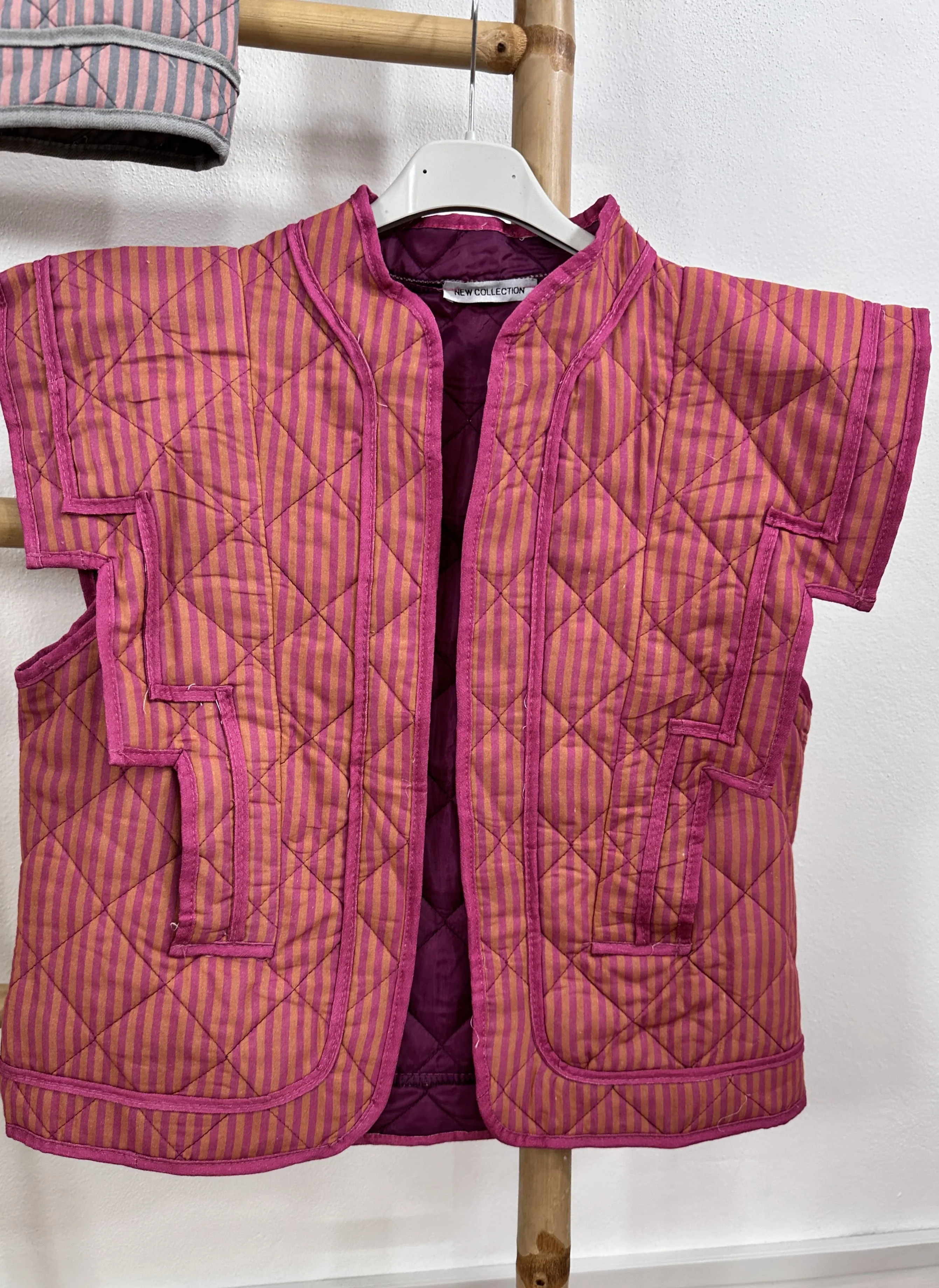 CHALECO ACOLCHADO ESTAMPADO - Image 3