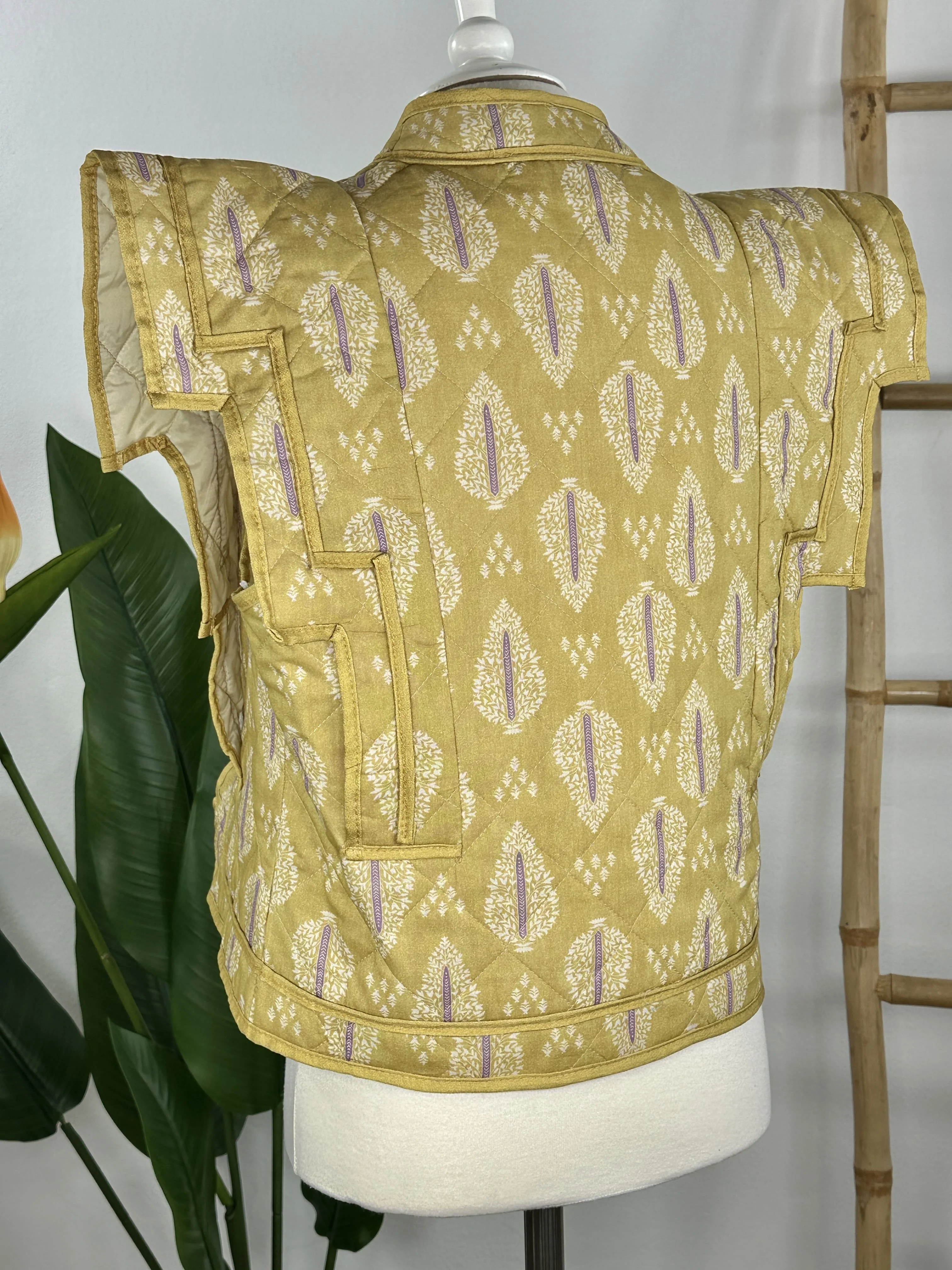 CHALECO ACOLCHADO ESTAMPADO - Image 6