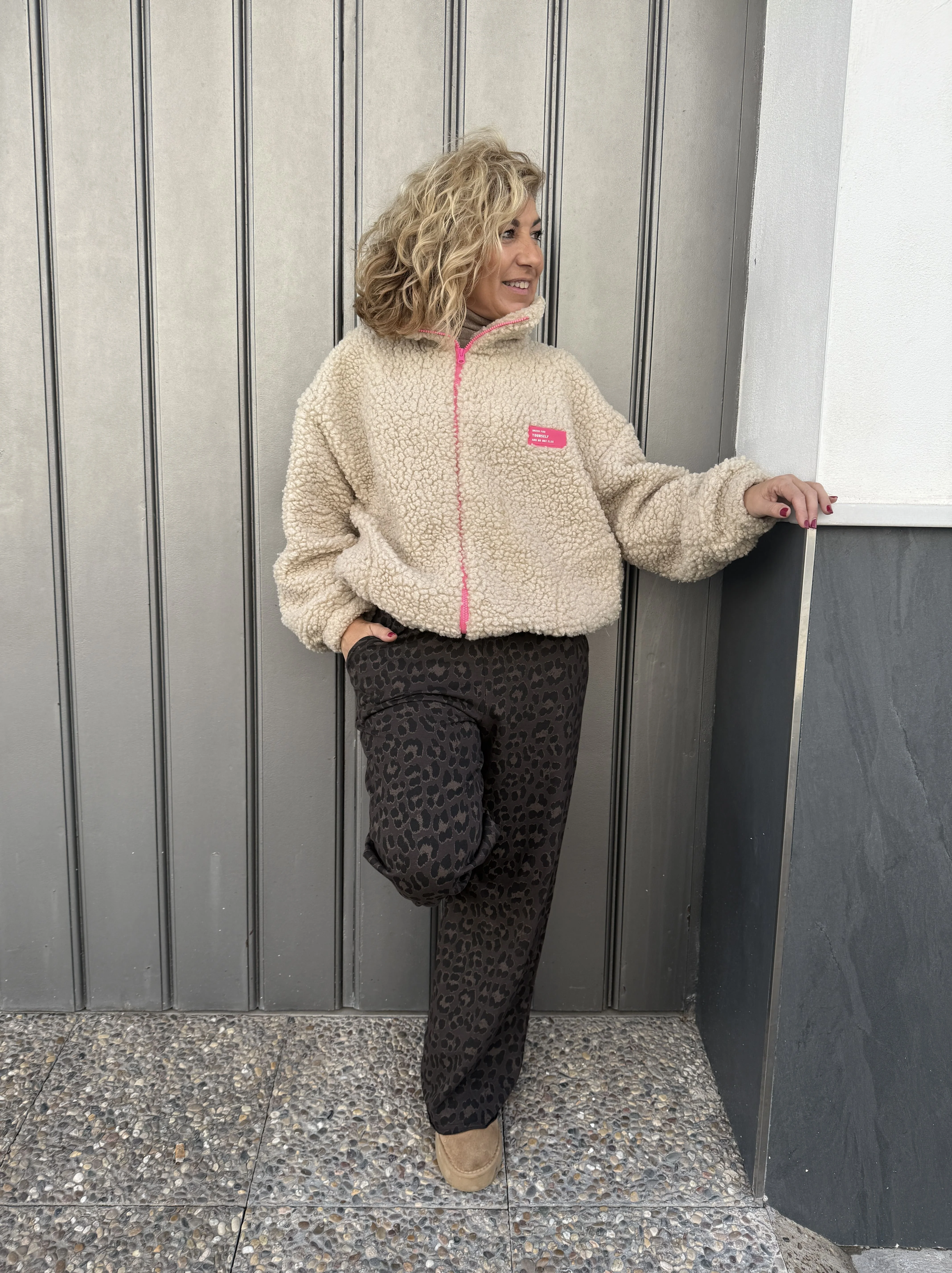 PANTALÓN CHÁNDAL LEOPARDO - Image 3